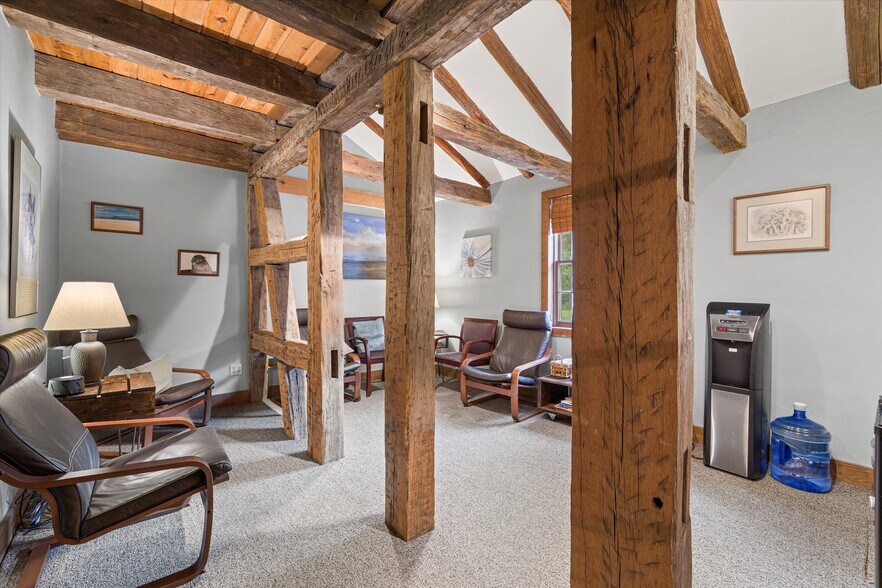 More Photos Of 14135 N Cedarburg Rd, Mequon Office For Lease