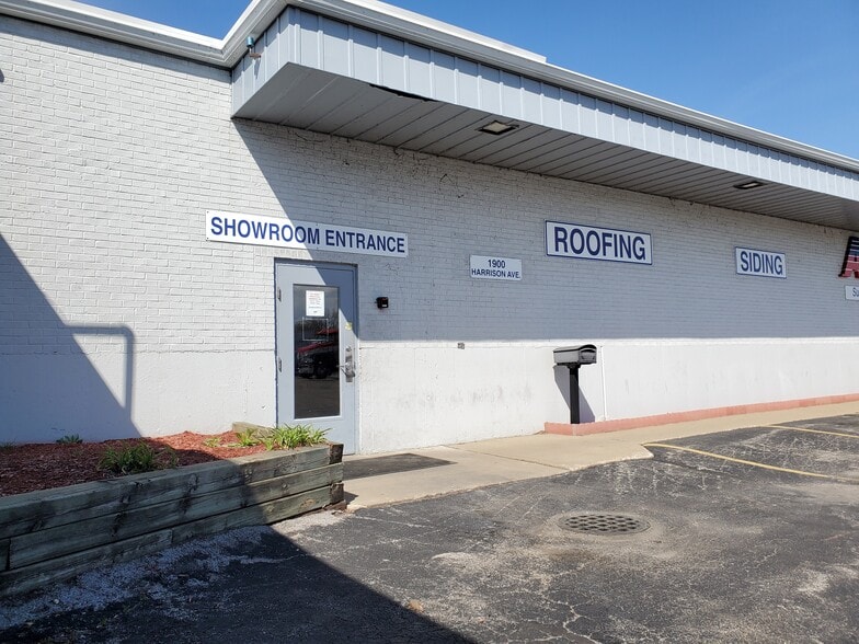 More Photos Of 1900 Harrison Ave, Rockford Warehouse For Sale