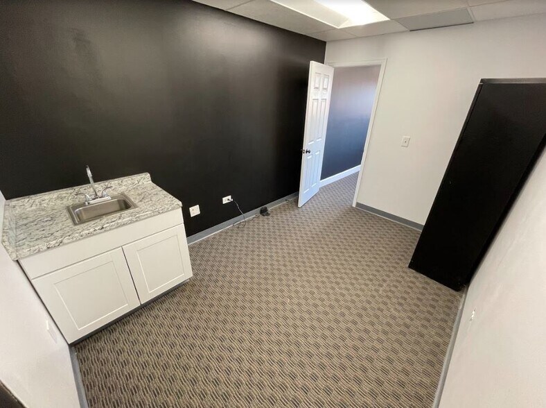 More Photos Of 6909 S Holly Cir, Centennial Office For Sale