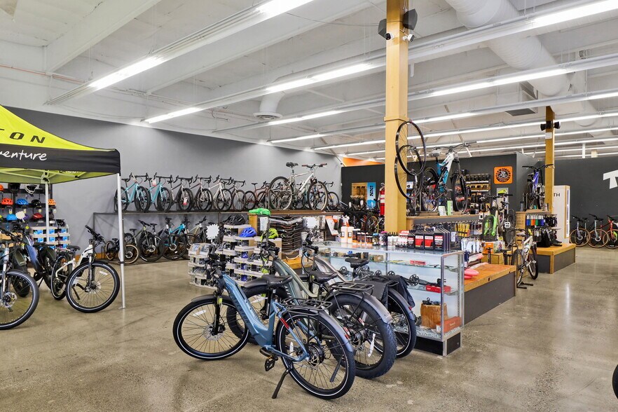 More Photos Of 1622 N State St, Bellingham Freestanding For Sale