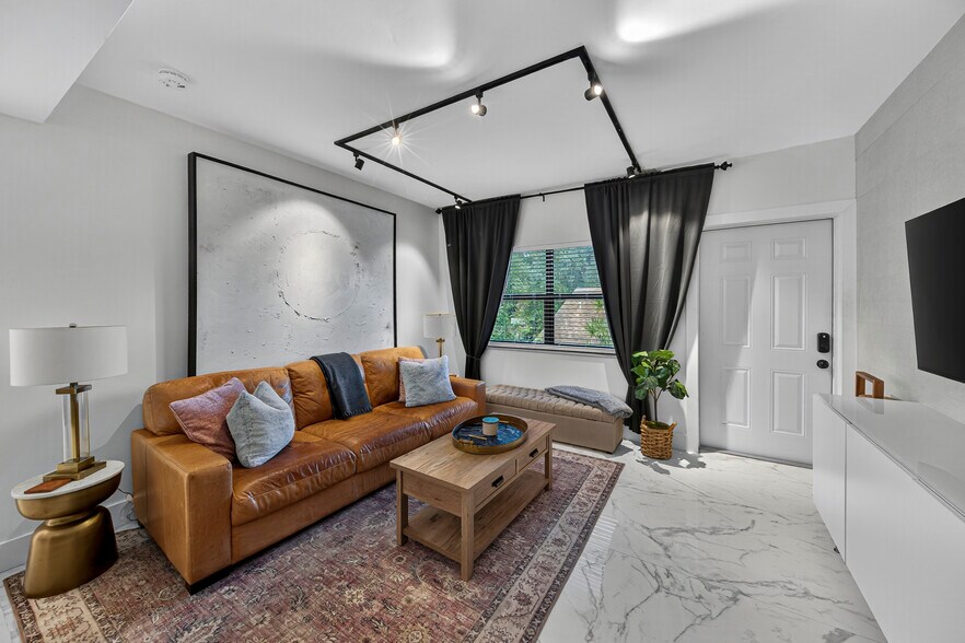 More Photos Of 1215 E Broward Blvd, Fort Lauderdale Apartments For Sale