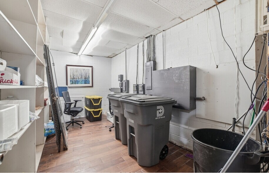 More Photos Of 2908 11th St, Dallas Office For Sale