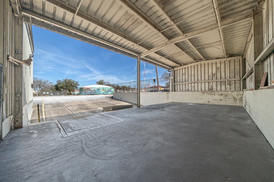 More Photos Of 506 SE 3rd Ave, Ocala Warehouse For Lease