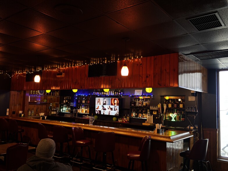 More Photos Of 1950 S Wabash St, Wabash Hotel For Sale