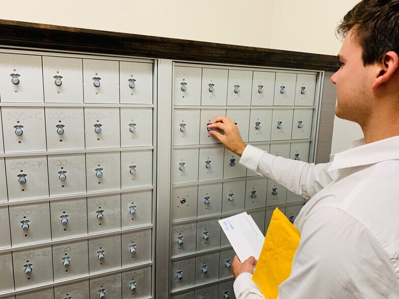 More Photos Of 1900 Glades Rd, Boca Raton Coworking Space