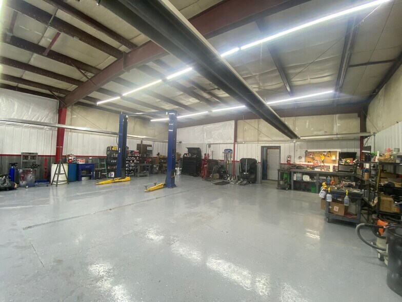 More Photos Of 4420 Airport Rd, Riverton Warehouse For Sale