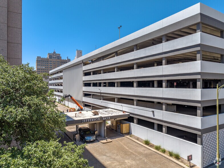 More Photos Of 711 Navarro St, San Antonio Office For Lease