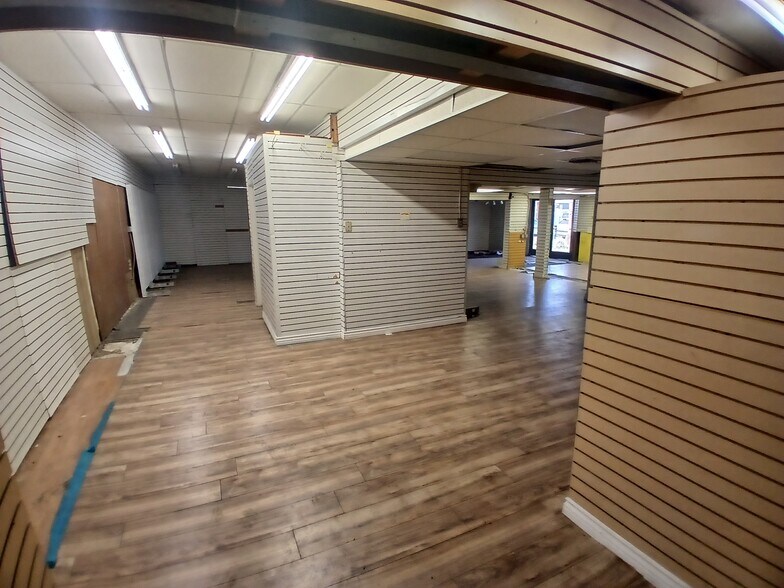 More Photos Of 1595 W Foothill Blvd, Upland Freestanding For Lease