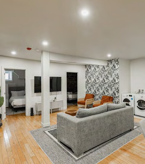 More Photos Of , Montréal General Retail For Sale