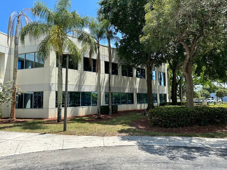More Photos Of 5500 Village Blvd, West Palm Beach Office For Lease