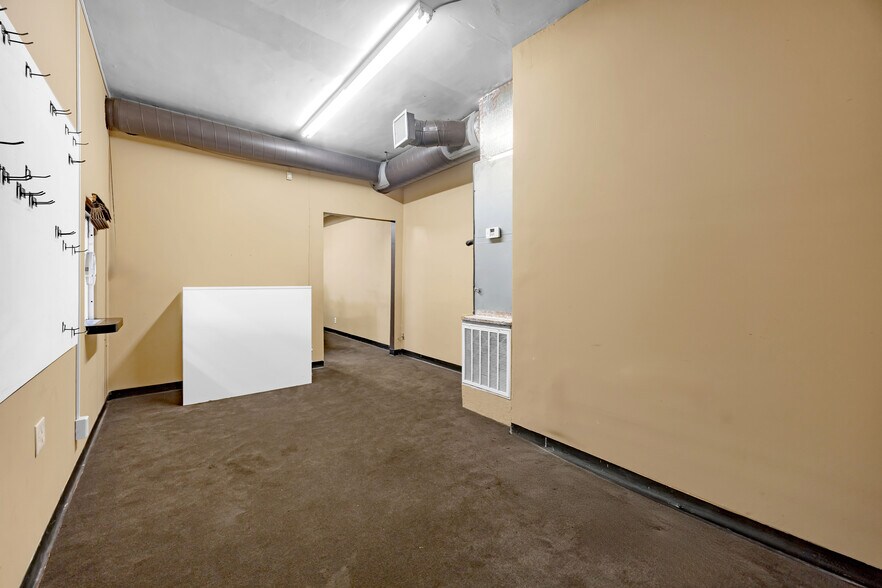 More Photos Of 1418 E Pacific Coast Hwy, Wilmington Office For Lease