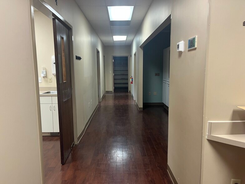 More Photos Of 5041 Dallas Hwy, Powder Springs Medical For Lease