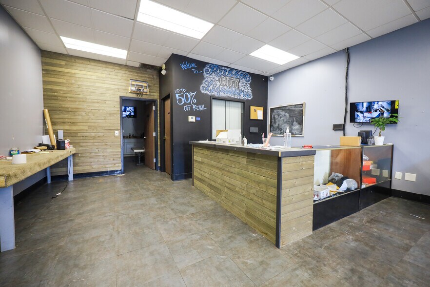 More Photos Of 2052-2070 Romig Rd, Akron Storefront For Sale