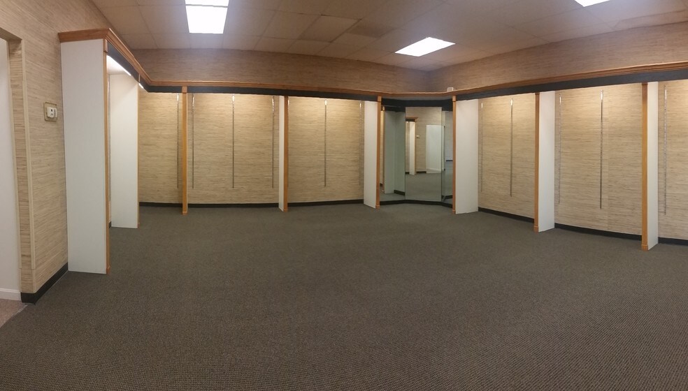 More Photos Of 42 Worcester St, Natick Freestanding For Lease