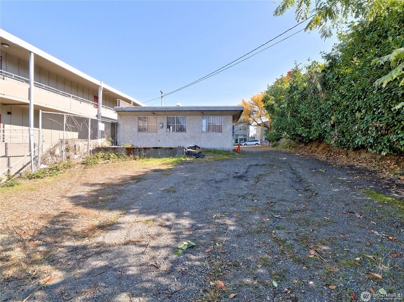More Photos Of 6517 35th Ave SW, Seattle Medical For Sale