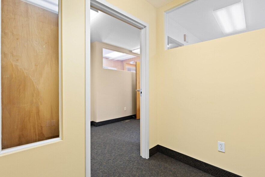 More Photos Of 2640 Ridgeway Ave, Rochester Medical For Sale