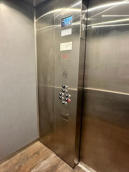 More Photos Of 1633 Erringer Rd, Simi Valley Medical For Lease