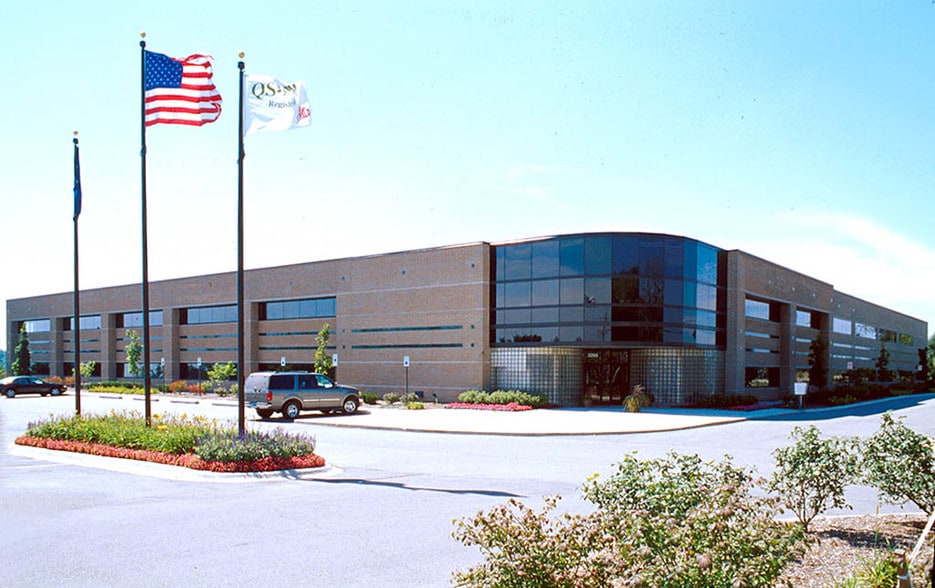 More Photos Of 3255 W Hamlin Rd, Rochester Hills Research And Development For Sale