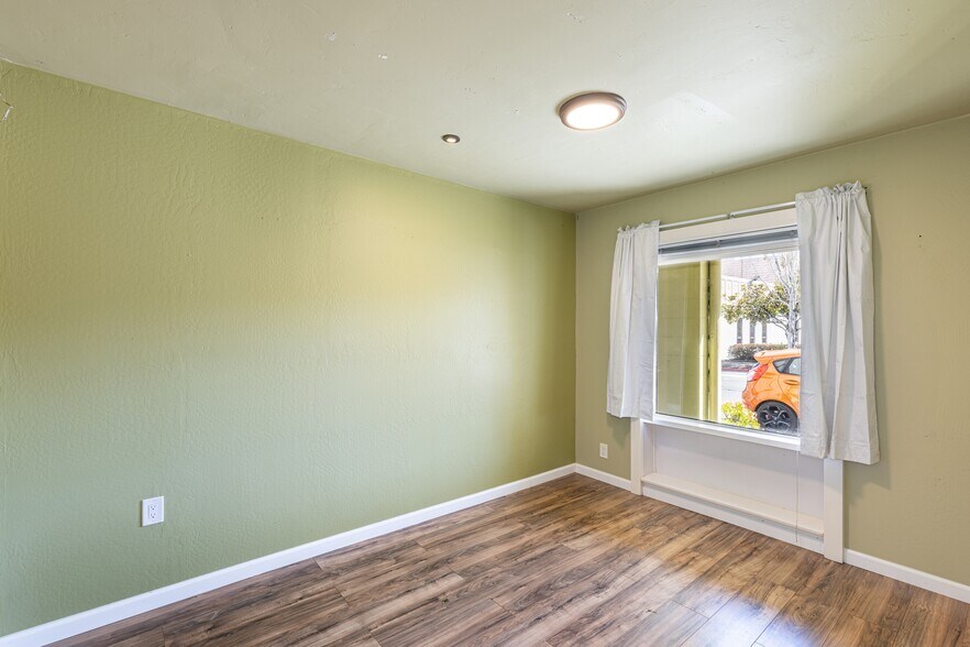 More Photos Of 7106 Bodega Ave, Sebastopol Storefront For Sale