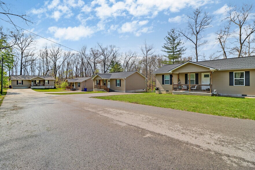 More Photos Of 10 Anthony St, Crossville Multifamily For Sale