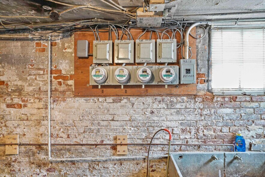 More Photos Of 6046 Putnam Ave, Ridgewood Apartments For Sale