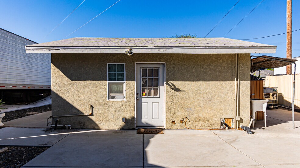 More Photos Of 18904 Cajon Blvd, San Bernardino Contractor Storage Yard For Sale