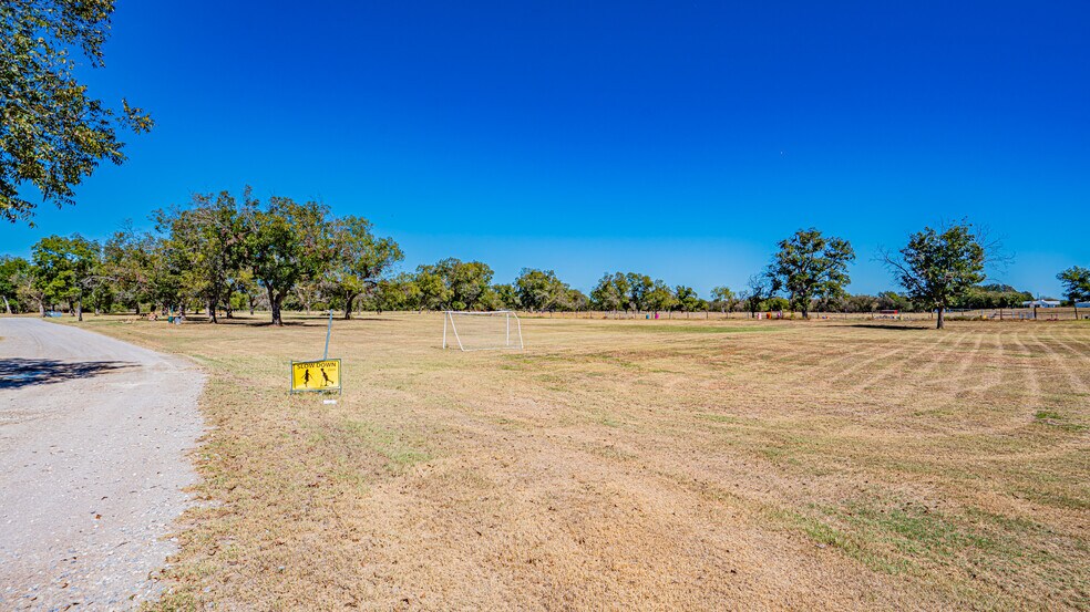 More Photos Of 1275-1299 Big Valley Cir, Lipan Trailer Camper Park For Sale