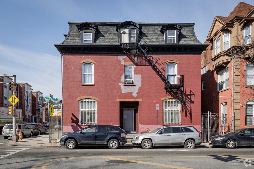 More Photos Of 521-523 Washington St, Newark Apartments For Sale