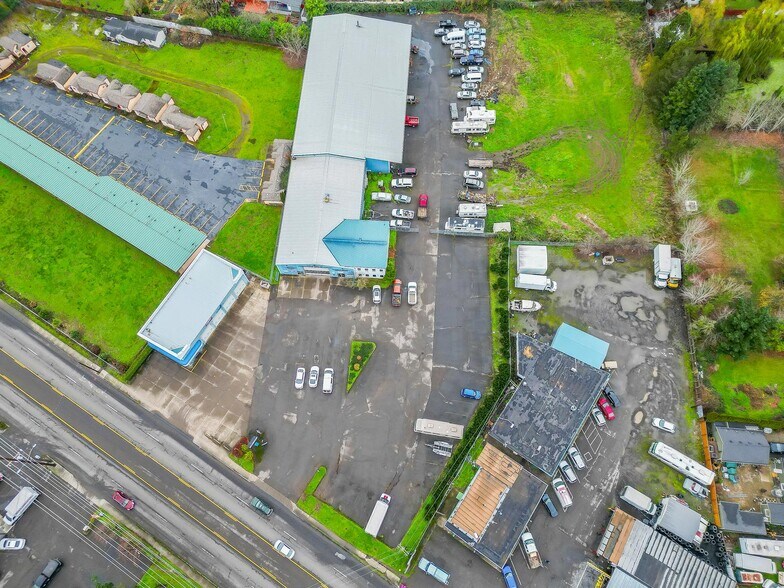 More Photos Of 555 N Pacific Hwy, Woodburn Auto Repair For Sale