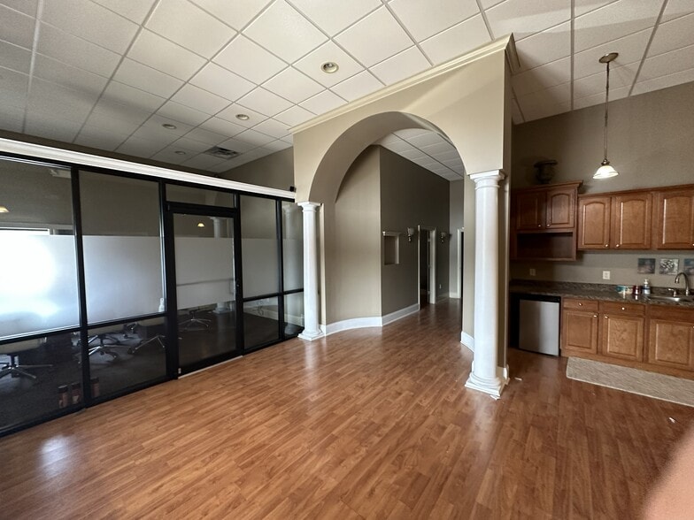 More Photos Of 209 Factory Ave, Syracuse Flex For Lease