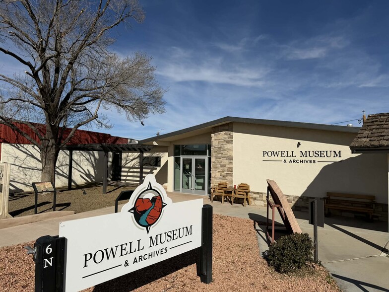 More Photos Of 6 N Lake Powell Blvd, Page Flex For Sale