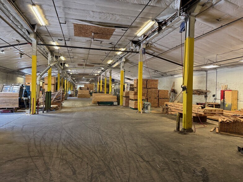 More Photos Of 38534 Dexter Rd, Dexter Warehouse For Lease