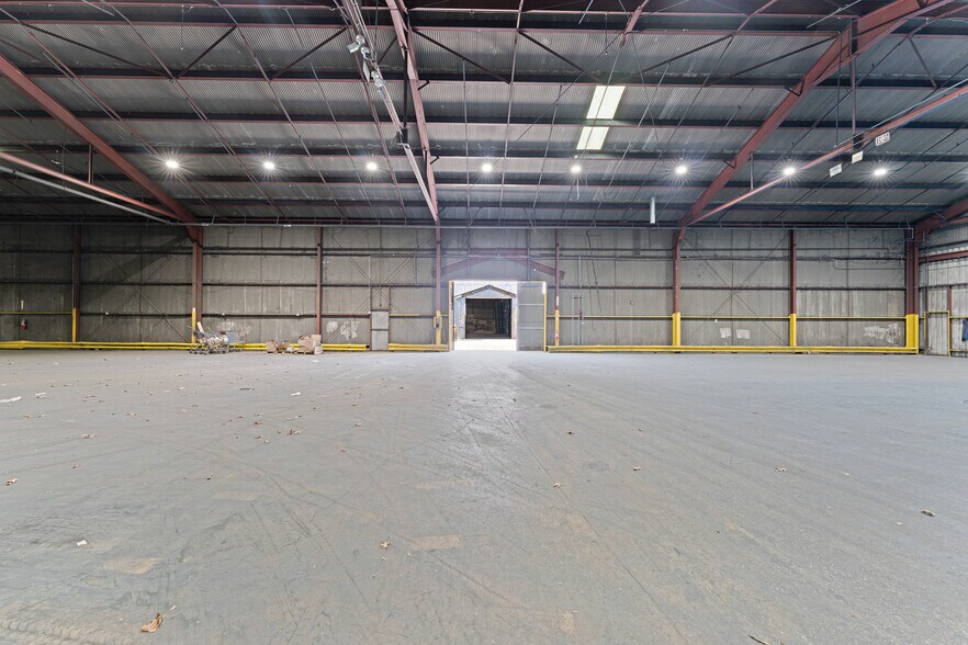 More Photos Of 328 S 2nd St, Millville Warehouse For Lease