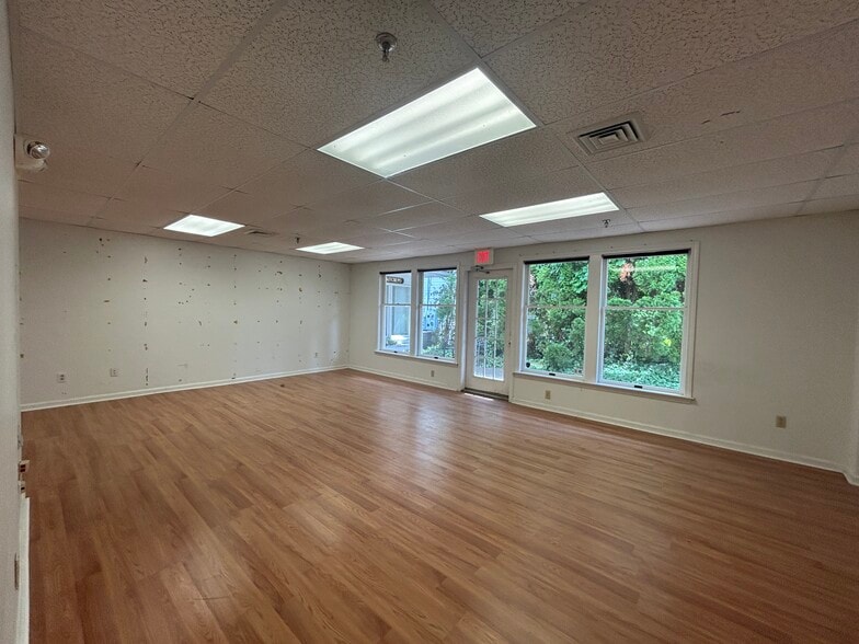 More Photos Of 812 Main St, Osterville Office Residential For Lease