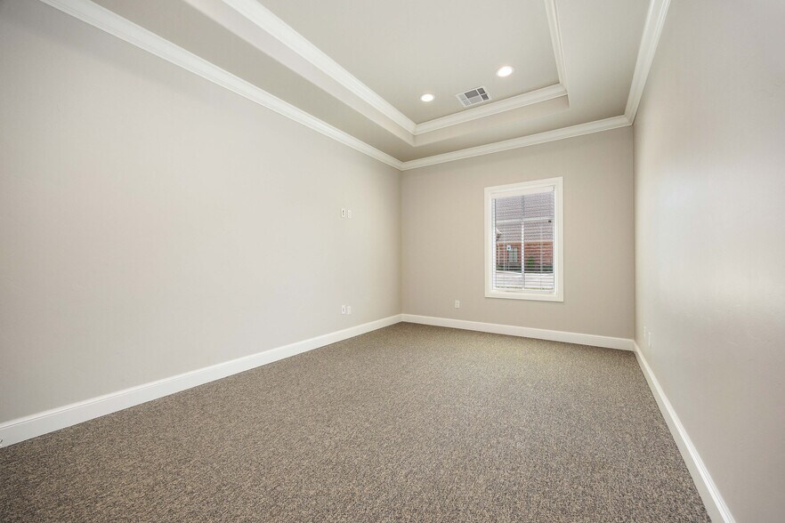 More Photos Of 2600 Covell Village Dr, Edmond Office For Lease