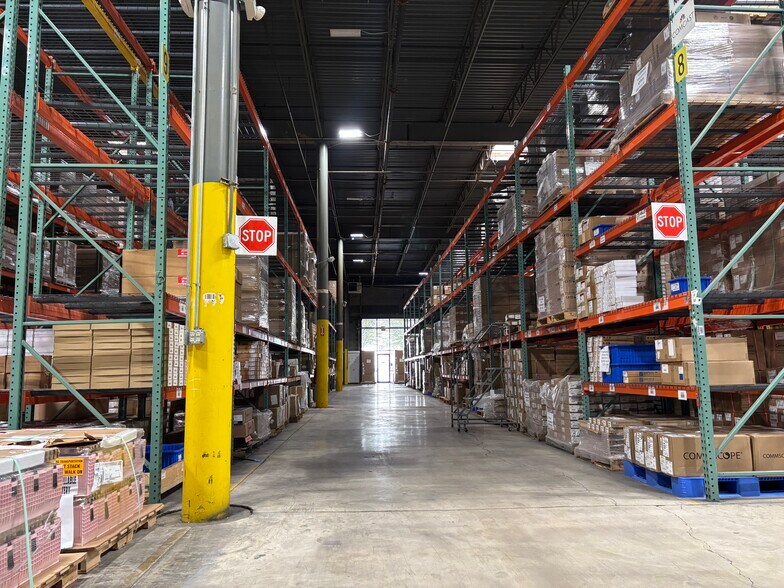 More Photos Of 7566 Morris Ct, Allentown Distribution For Lease