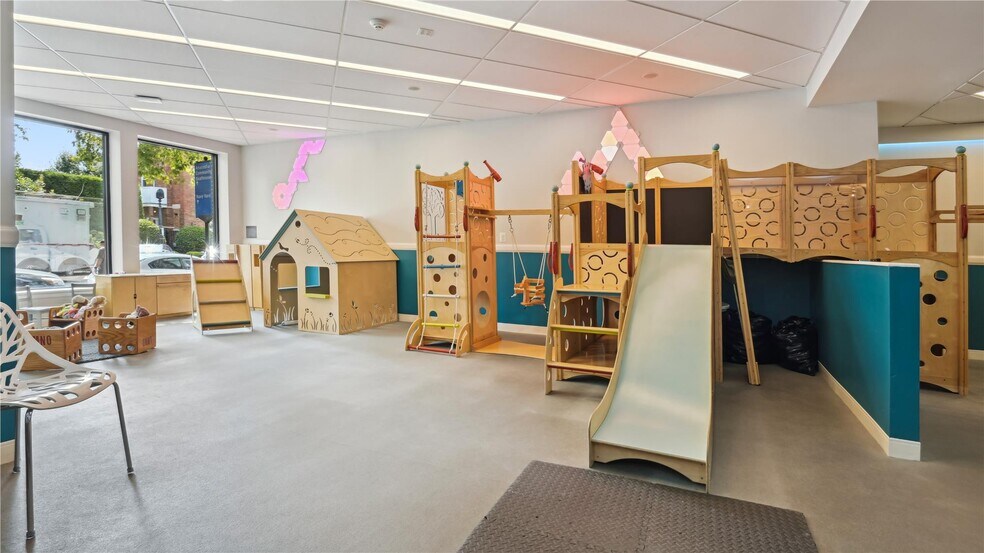 More Photos Of 707-709 8th St SE, Washington Storefront Retail Office For Sale