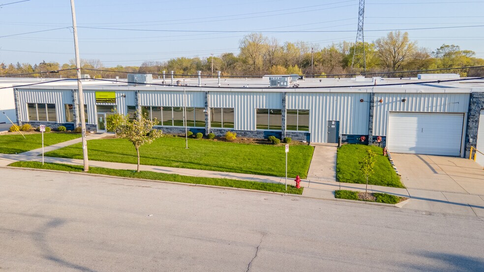 More Photos Of 4609-4801 W Woolworth Ave, Milwaukee Warehouse For Lease