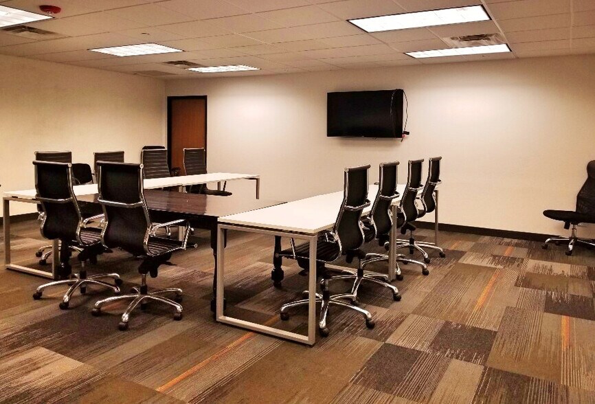 More Photos Of 7000 S Yosemite St, Centennial Office For Sale