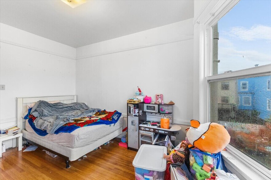 More Photos Of 2835 Anza St, San Francisco Apartments For Sale