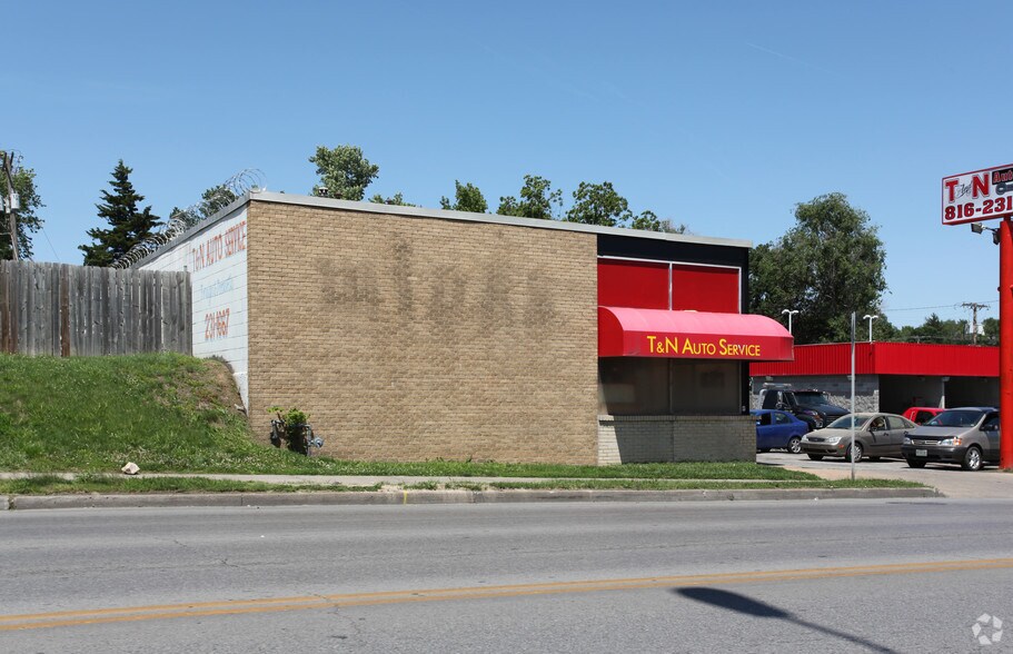 More Photos Of 5618 Independence Ave, Kansas City Auto Repair For Sale