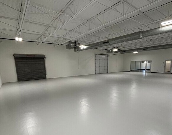 More Photos Of 5260 Rittiman Rd, San Antonio Showroom For Sale