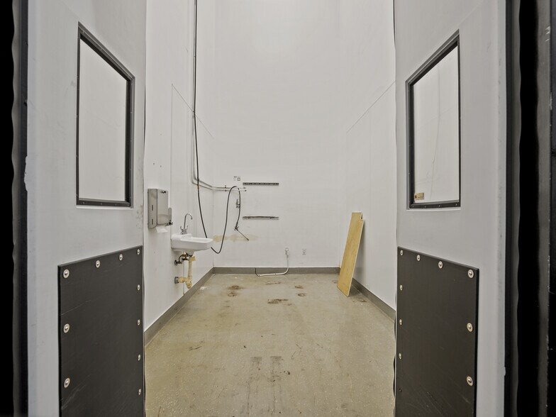 More Photos Of 1950 Walker St, La Verne Distribution For Sale