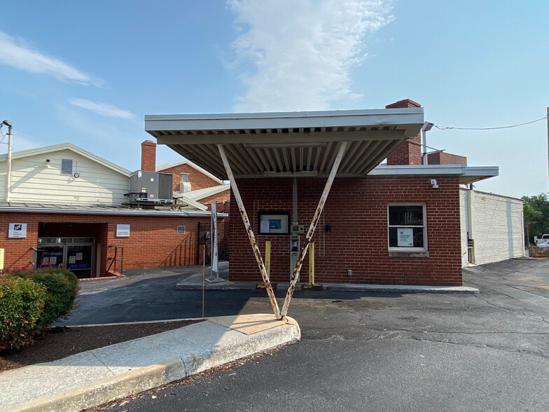 More Photos Of 305-307 E Main St, Front Royal Office For Sale