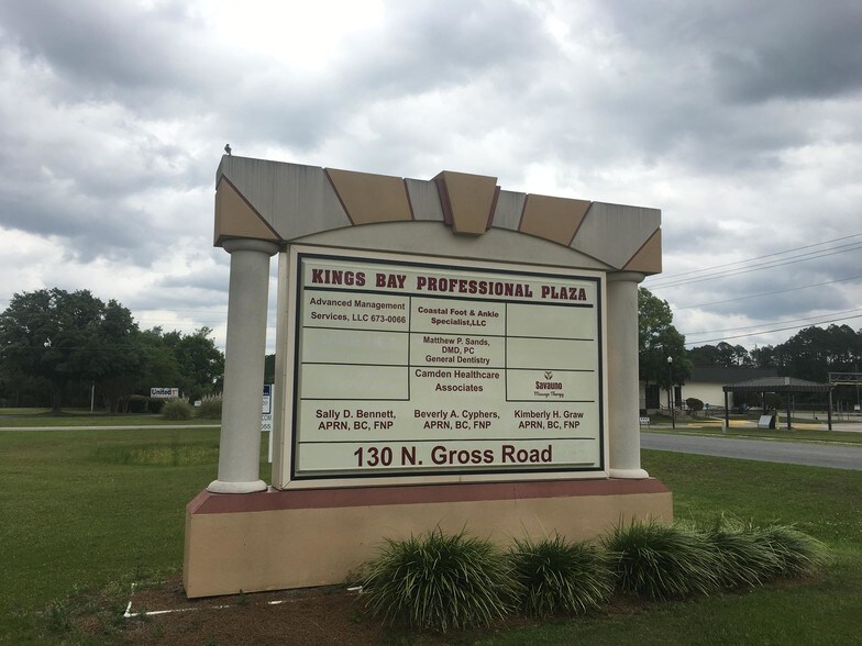 More Photos Of 130 N Gross Rd, Kingsland Medical For Lease