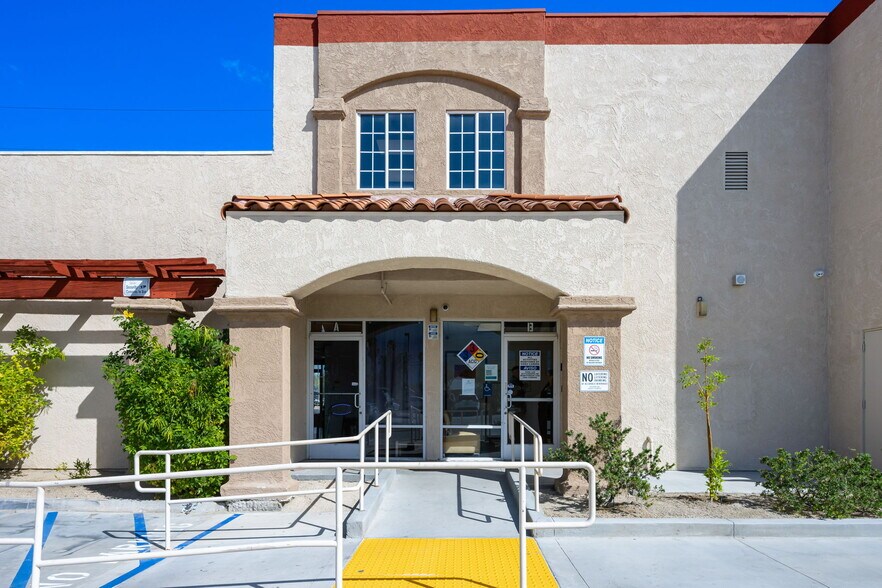 More Photos Of 32475 Date Palm Dr, Cathedral City Freestanding For Lease