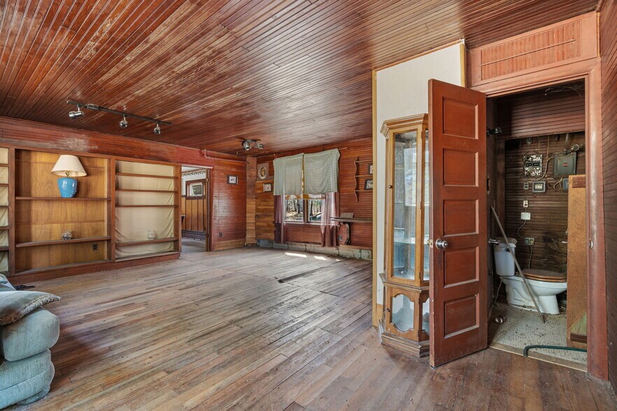 More Photos Of 1098 340th Ave, Frederic Specialty For Sale