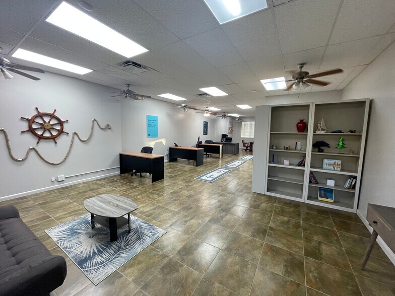 More Photos Of 10600 Griffin Rd, Cooper City Office For Sale