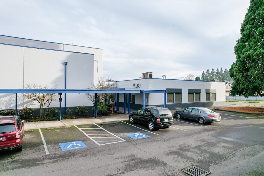 More Photos Of 1850 45th Ave NE, Salem Religious Facility For Lease