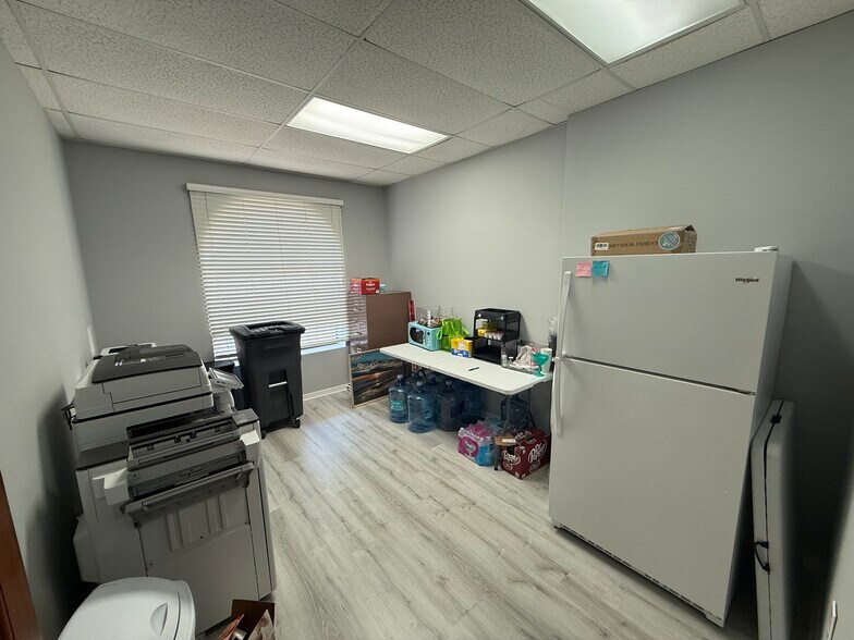 More Photos Of 2185-2187 3rd St S, Jacksonville Beach Office For Lease